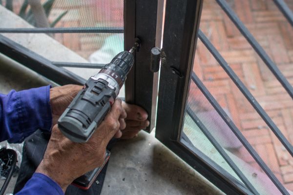 Cost of Steel Window Repair in Battle Ground