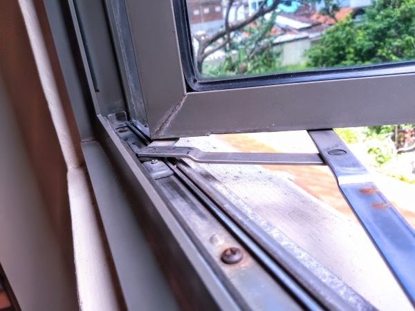 Cost of Hinged Window Replacement in Battle Ground